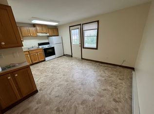75 Parsons St #T, Easthampton, MA 01027