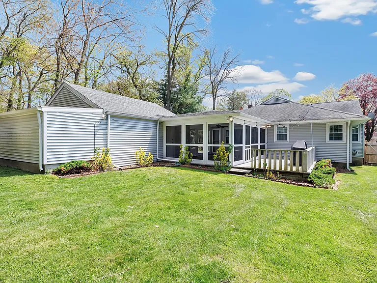 46 Waller Rd — Photo 31