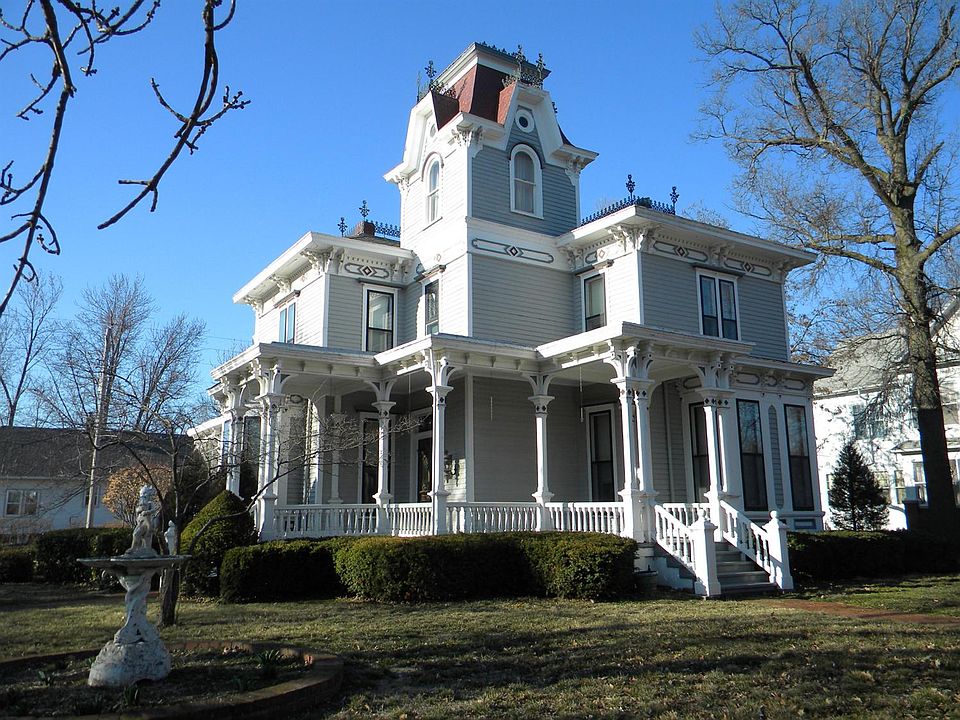 214 N Walnut St, Abilene, KS 67410 Zillow