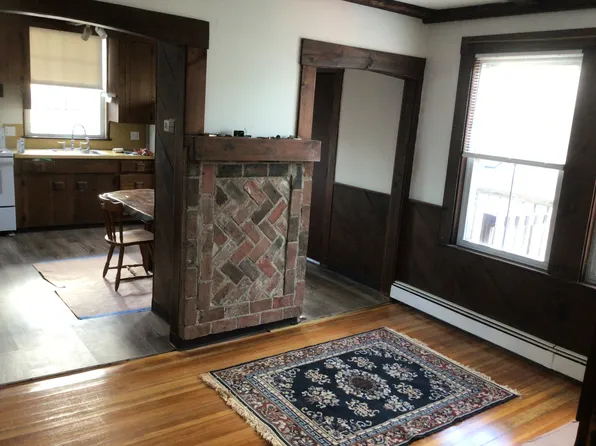 10 1/2 Bentley St, Salem, MA 01970