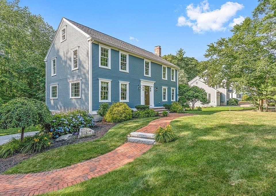 1st image of 2 Belle Haven Dr