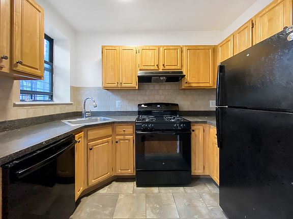 4th image of 271 W 144th St #6