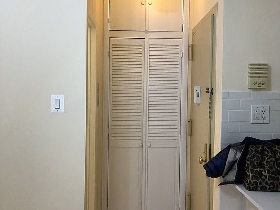 4th image of 2326 29th Ave APT 3R