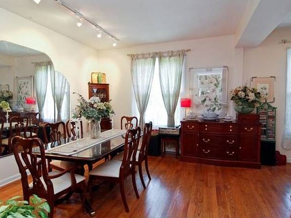 Living/Dining Area