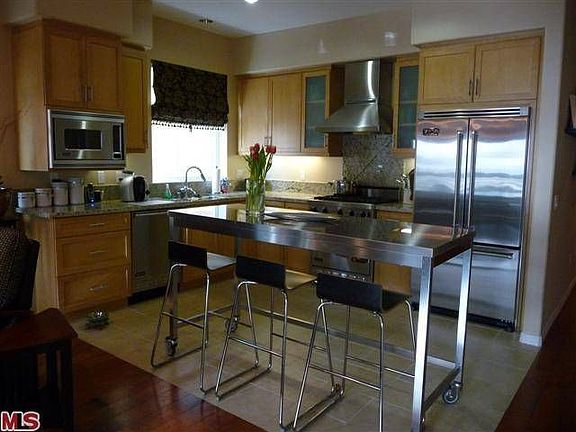 Open floor plan kitchen
