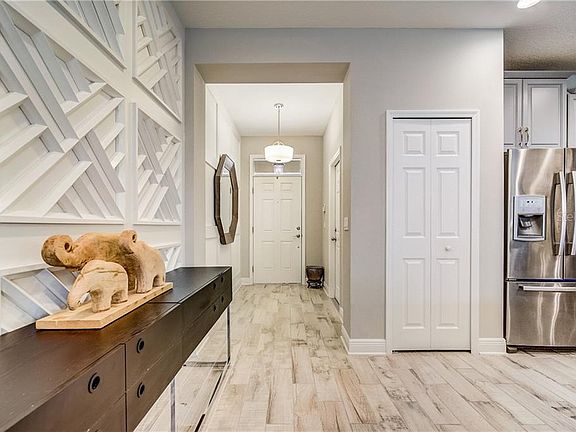 4th image of 13502 Fountainbleau Dr