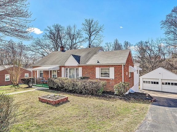 3rd image of 4852 Showalter Rd NW