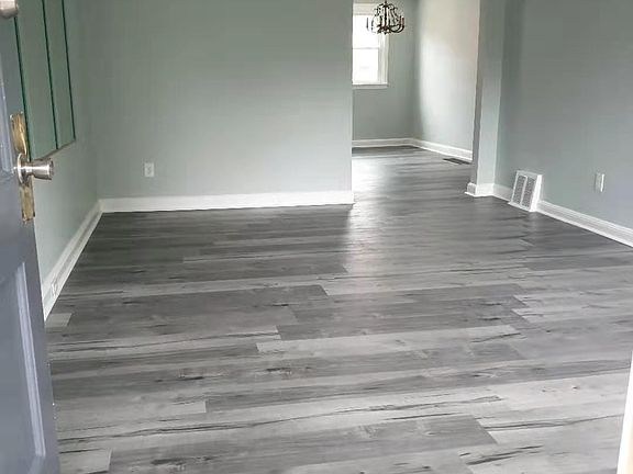 3rd image of 7319 Woodcrest Ave