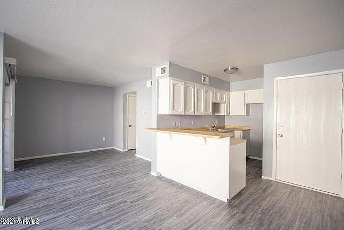 1st image of 3119 W Cochise Dr