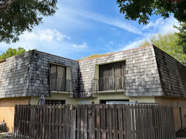 287 Arabian Rd, Palm Springs, FL 33461