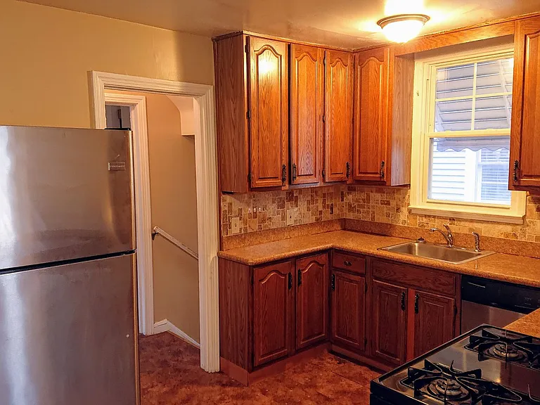 1158 Castleton Rd — Photo 8