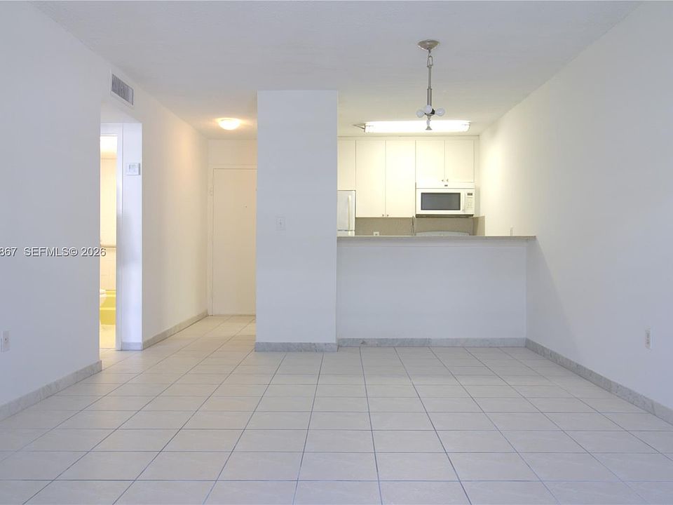 1st image of 1225 NE 124th St APT 24B