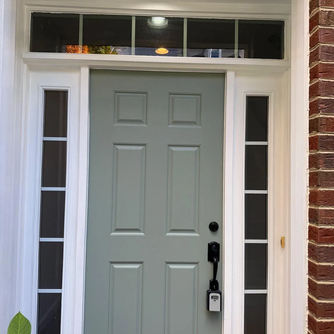 3 bed, 3.5 bath, 2860 sqft, $4,499 — Photo 2