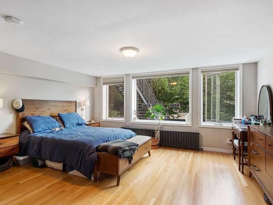 1st image of 455 Sackett St Floor 1