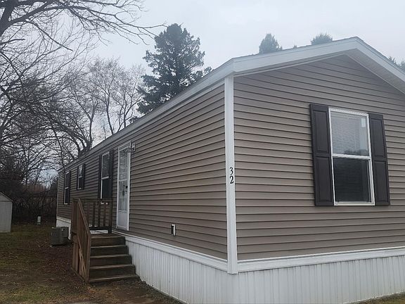 4th image of 32 Blackwood Dr