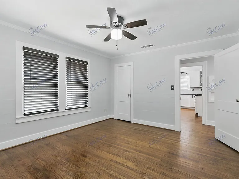 2516 Primrose Ave — Photo 12