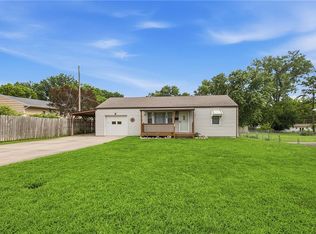 1209 SW Eugene St, Blue Springs, MO 64015