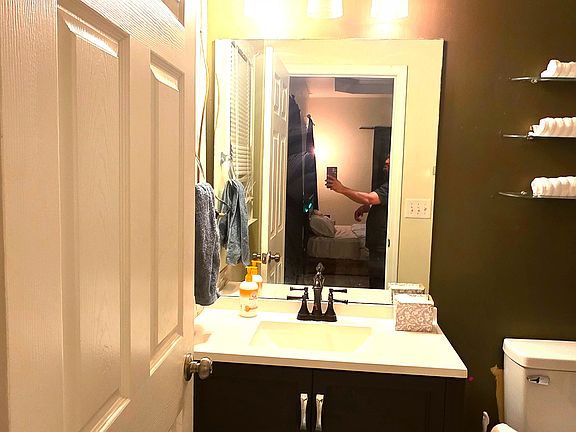 Well equipped, ensuite/attached bathroom - full