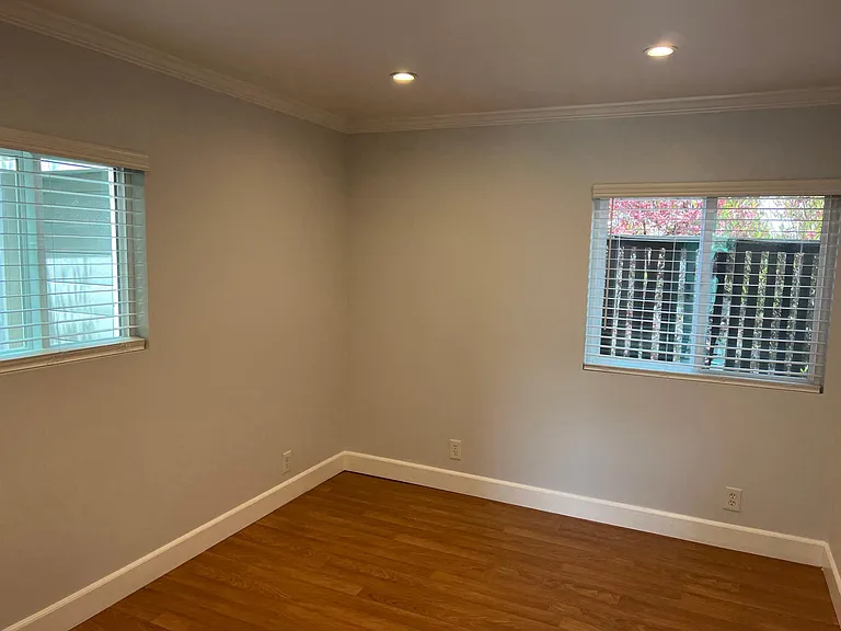 905 Pine St — Photo 14
