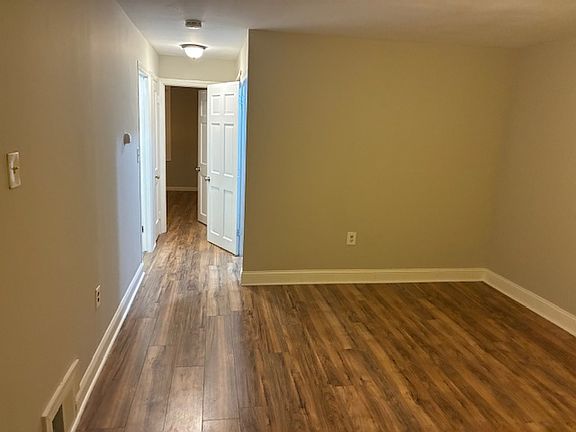 2nd image of 566 N 32nd St