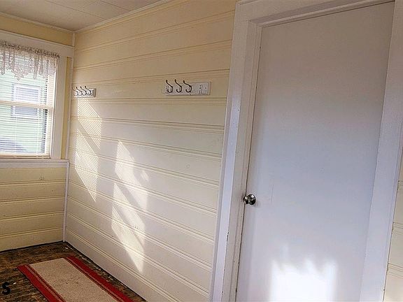 3rd image of 2106 Avenue E