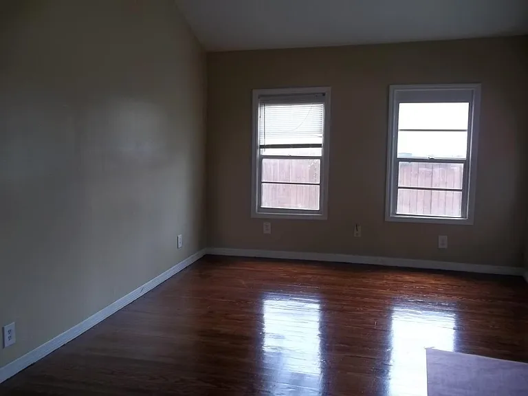1151 Bender Ave — Photo 9