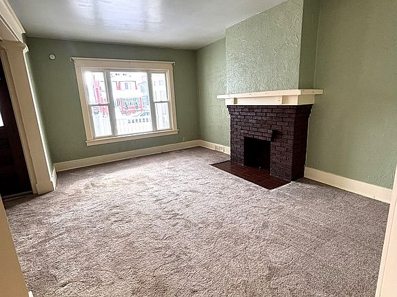 5th image of 58 Roanoke Pkwy Unit 1