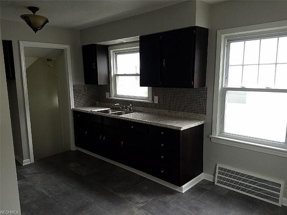 5th image of 380 E 250th St