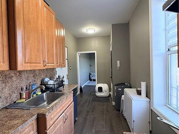4th image of 1967 65th St APT 4E