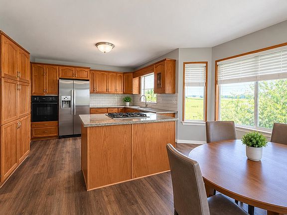 3rd image of 8309 Thompson Rd