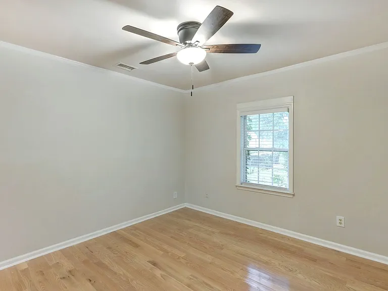 1210 E 54th St Duplex — Photo 5