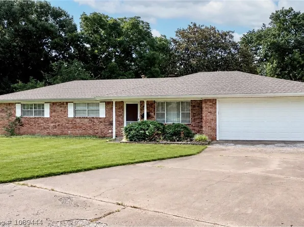 1706 E Edmondson Dr, Sallisaw, OK 74955