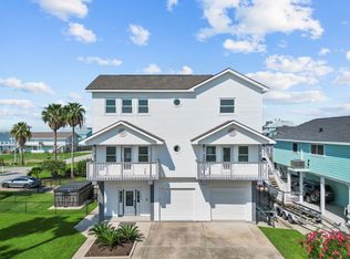 138 Isles End Rd, Tiki Island, TX 77554