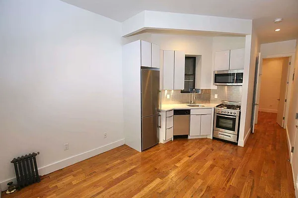 Rented by Vertical Real Estate LLC | media 1