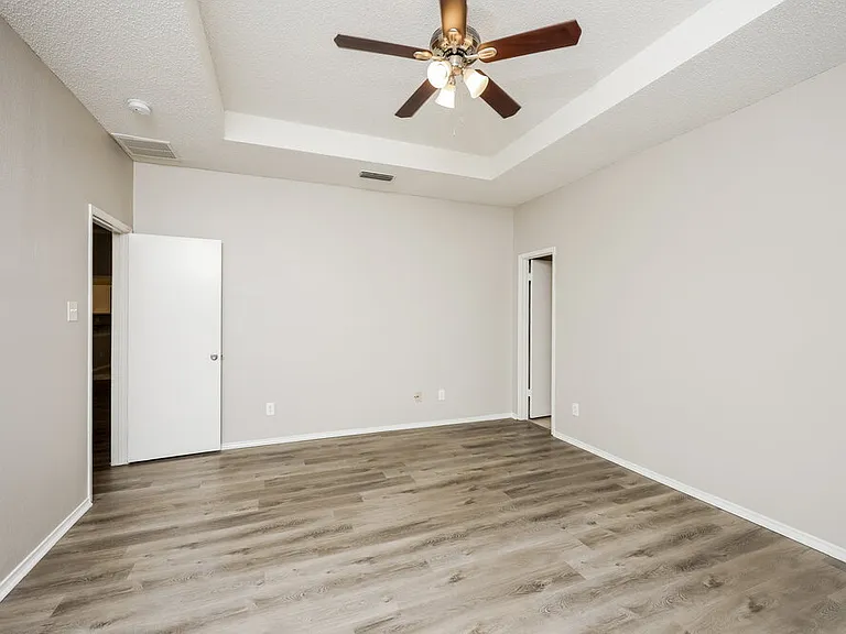1330 Bogard Ln — Photo 10