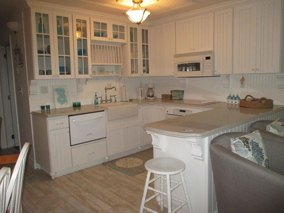 1st image of 108D Edinburgh Ln #108D