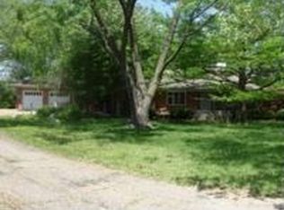 2877 SW Fairway Dr, Topeka, KS 66611