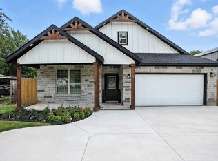 1118 S Grand Ave, Gainesville, TX 76240