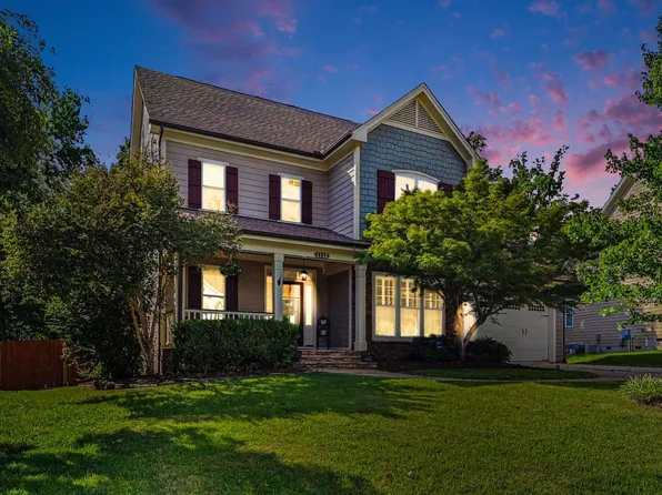 1113 Hollymont Dr, Holly Springs, NC 27540