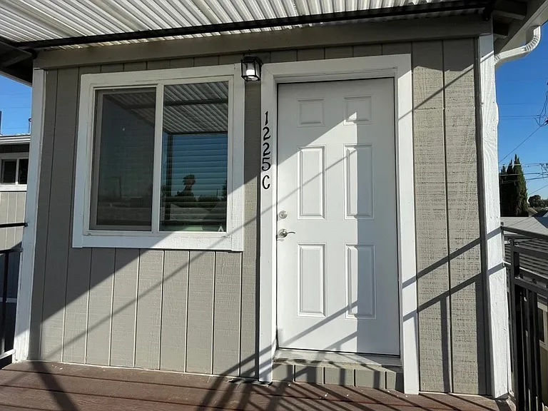 1225 Tulare St #C — Photo 11