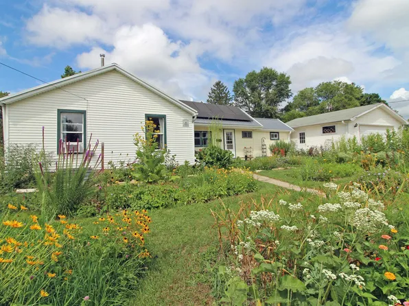 701 N Main St, Dodgeville, WI 53533