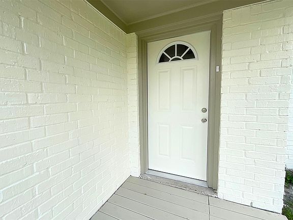 4th image of 522 Irene Dr