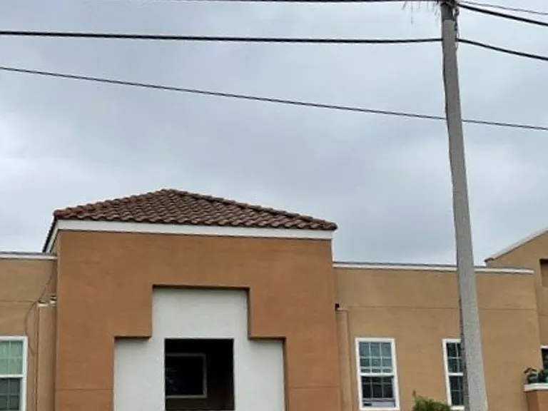 Villa Rivera Apartments — Photo 2