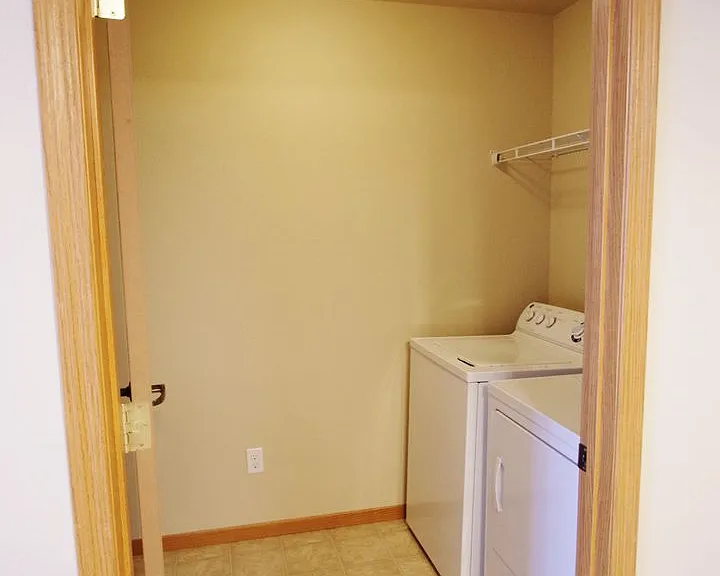 Belcastle Apartments — Photo 69