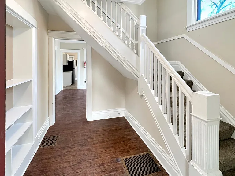 207 Allen Blvd — Photo 5