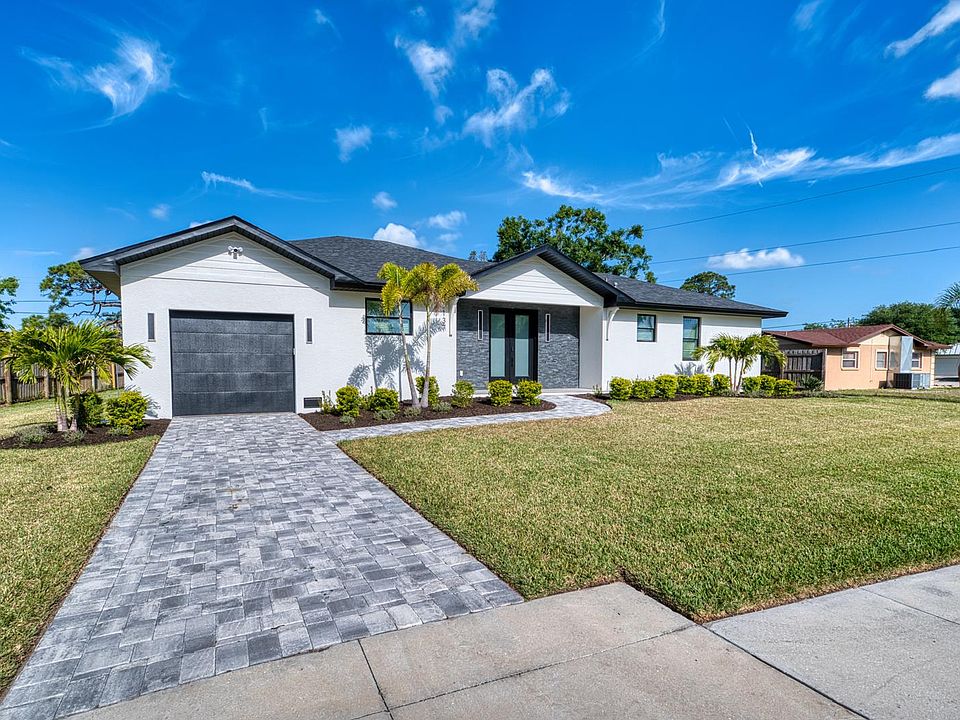 ▼ Danny Sally Denim Maxi Dress | GUESS Factory