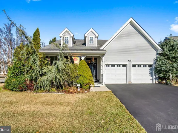 25 Hagerty Ln, Cranbury, NJ 08512