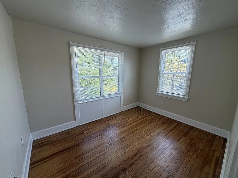 456 13th Ave NE #12 — Photo 5