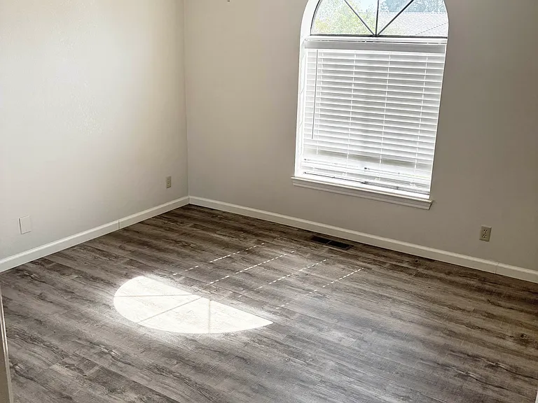 6665 Jonella Way — Photo 14