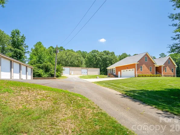 15027 Beatties Ford Rd, Huntersville, NC 28078